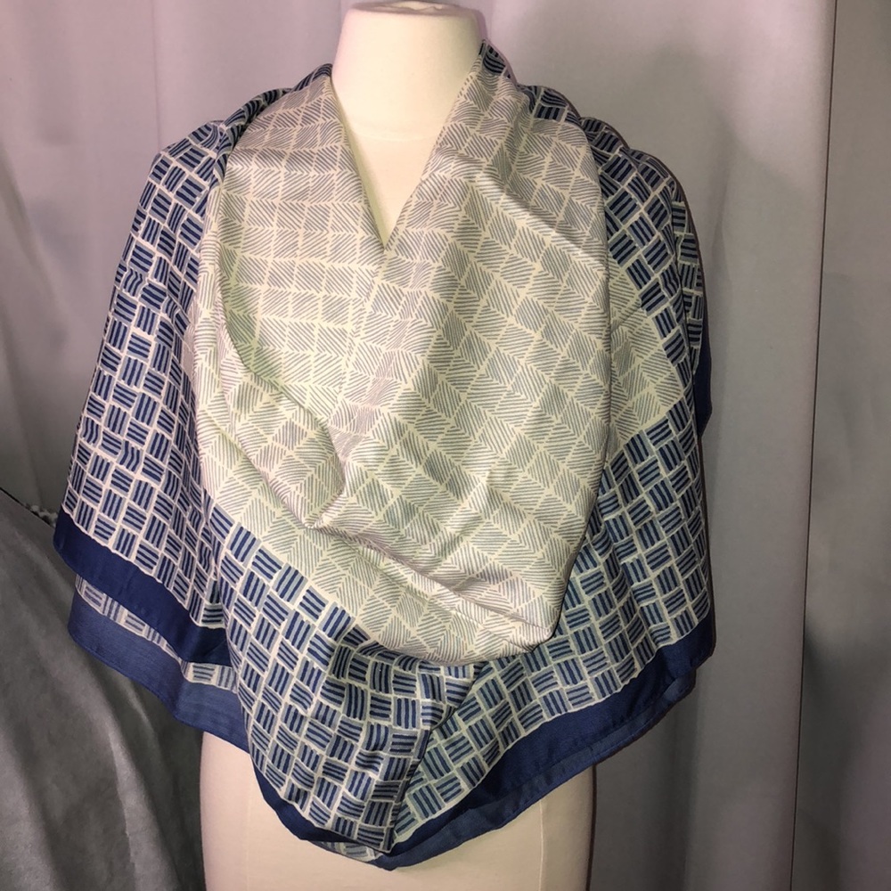 Rain Shawl - Picture 3 of 5